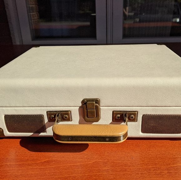 Crosley - turntable record player - Picture 5 of 9